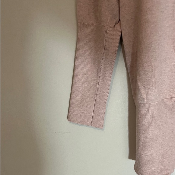 White House Black Market Light Pink Crew Neck Sweater Small - Picture 4 of 8